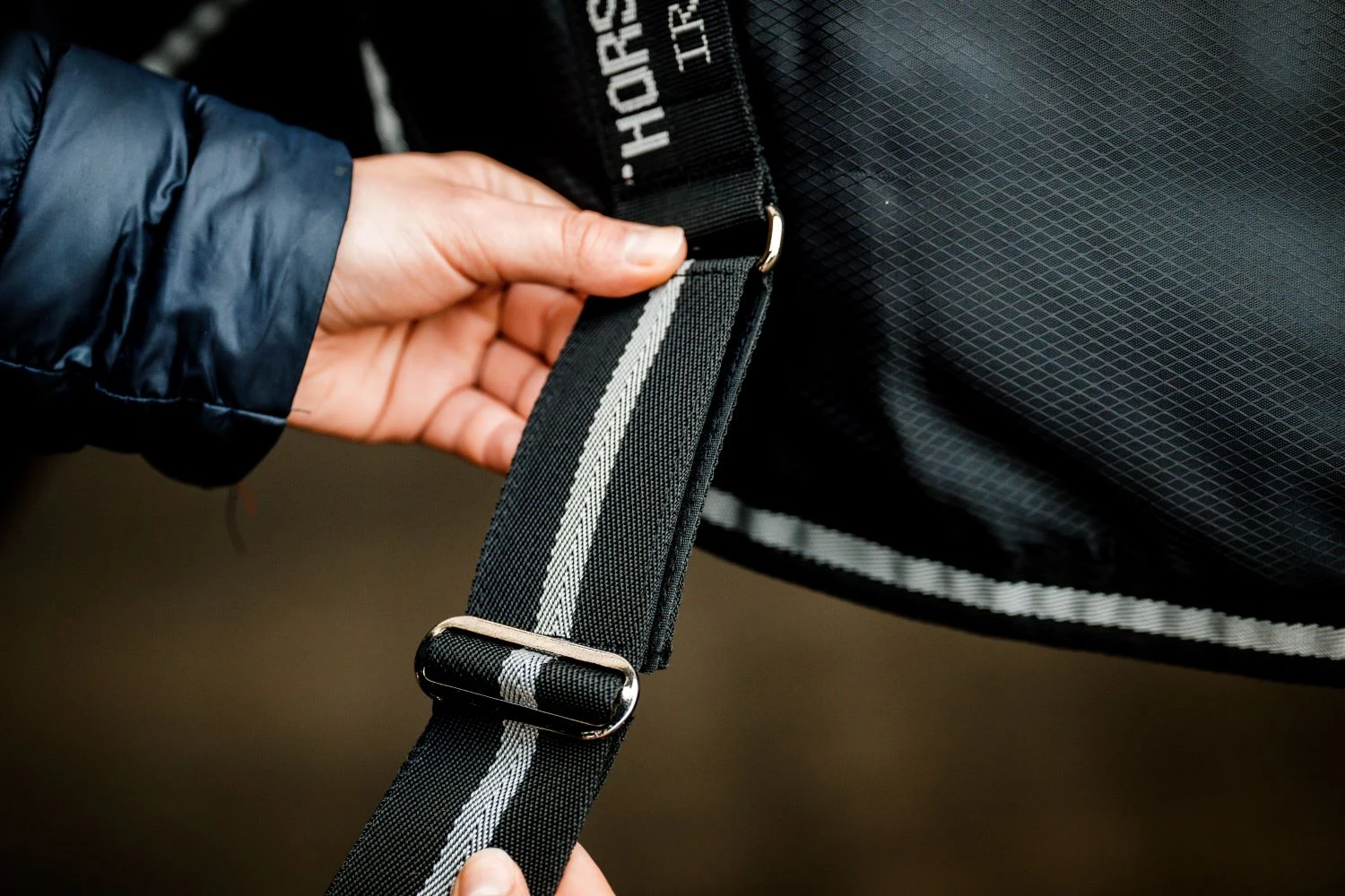 HORSEWARE EASY LAYER 100G STABLE RUG 4 HORSEWARE EASY LAYER 100G STABLE RUG - Image 4